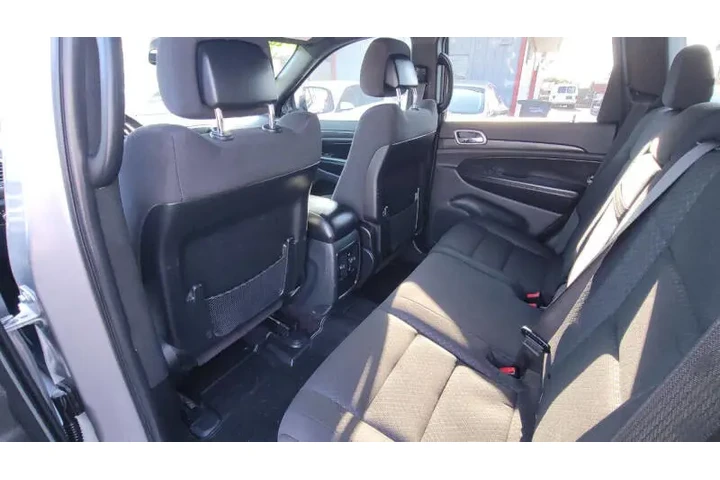 $13995 : 2018 Grand Cherokee Laredo image 9