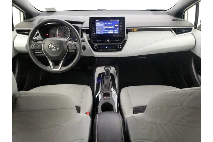 $21998 : Toyota Corolla Hatchback 202 image 9