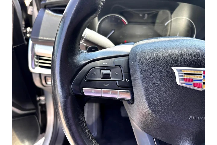 2020 XT4 FWD 4dr Premium Luxu image 9