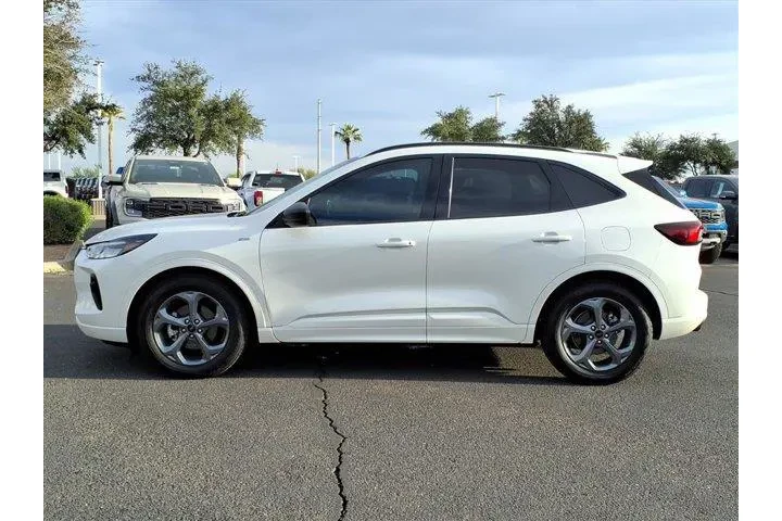 $18999 : Ford Escape 2023 ST-Line 4dr image 2