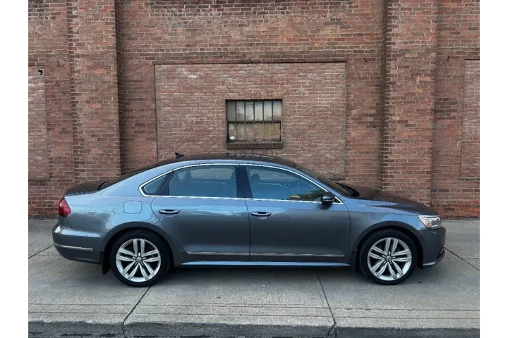 $9999 : 2017 Passat 1.8T SEL Premium image 9