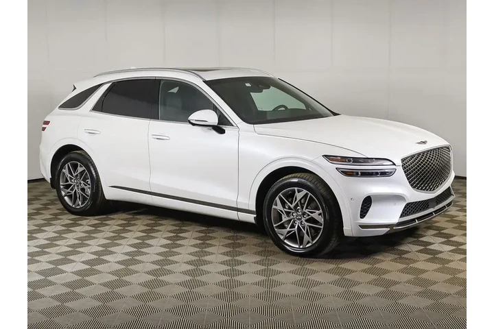 $34949 : Genesis GV70 2023 AWD 2.5T S image 2