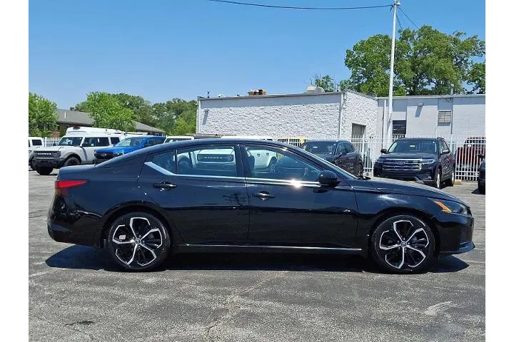 $24850 : Nissan Altima 2024 2.5 SR 4d image 7