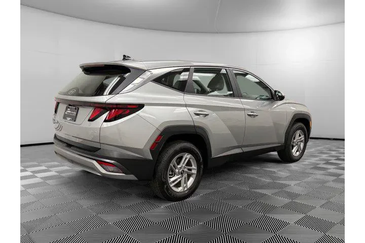 $25988 : Hyundai TUCSON 2025 AWD SE 4 image 5