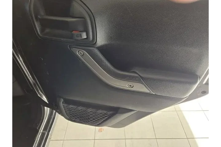 Jeep Wrangler JK Unlimited 2 image 6