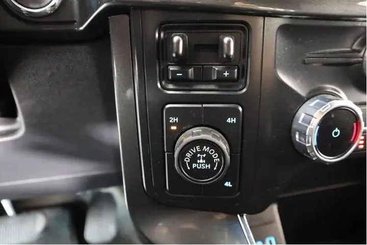 $38924 : Ford F-150 2022 4x4 XLT 4dr image 8