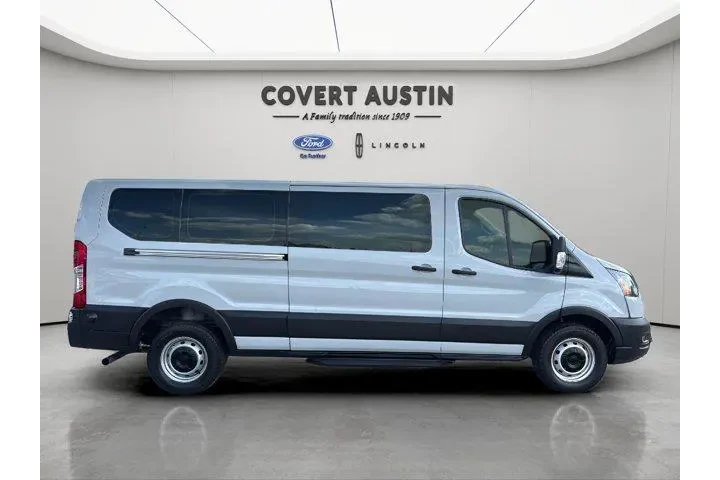 $25623 : Ford Transit 2023 250 3dr SW image 3