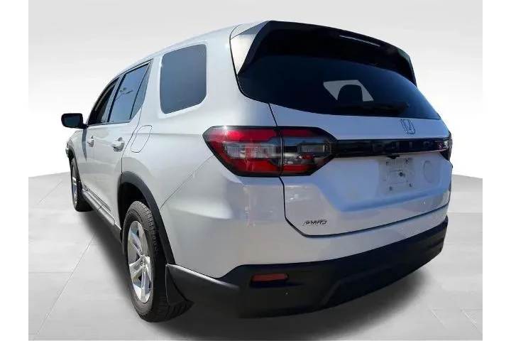 $32368 : Honda Pilot 2023 AWD LX 4dr image 2