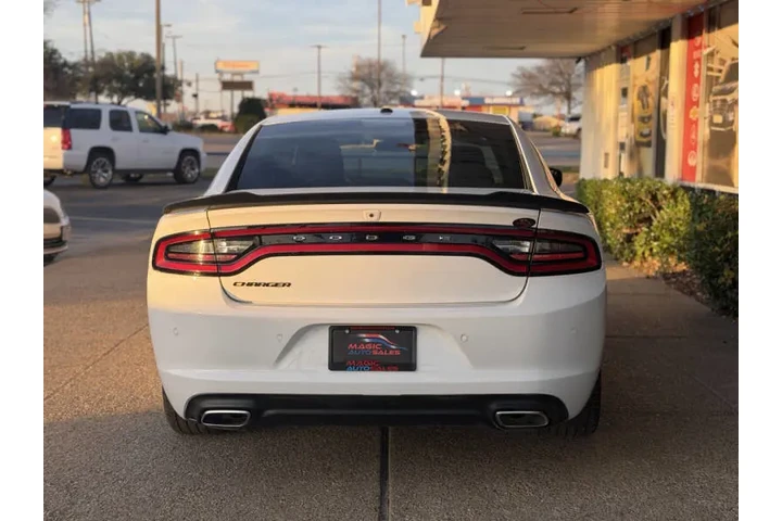 $17499 : 2019 Charger SXT image 7