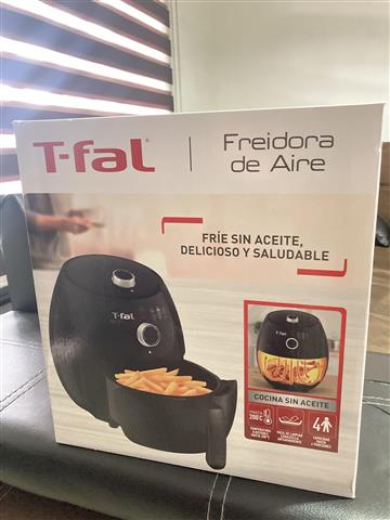 $2500 : Freidora de Aire T-fal image 3