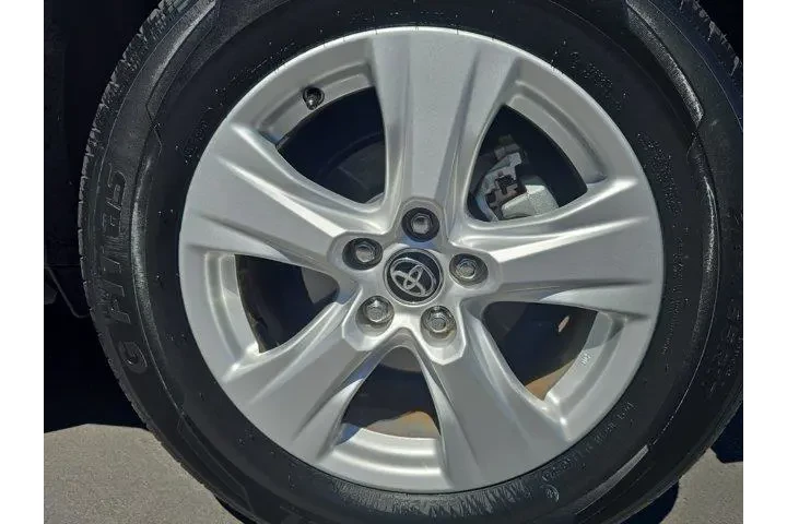 $25995 : Toyota RAV4 2020 AWD XLE 4dr image 6