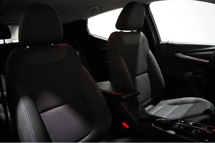 $17439 : 2023 Bolt EUV LT image 9