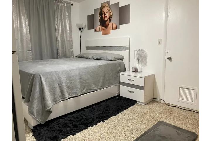 $1000 : Efficency privado image 2