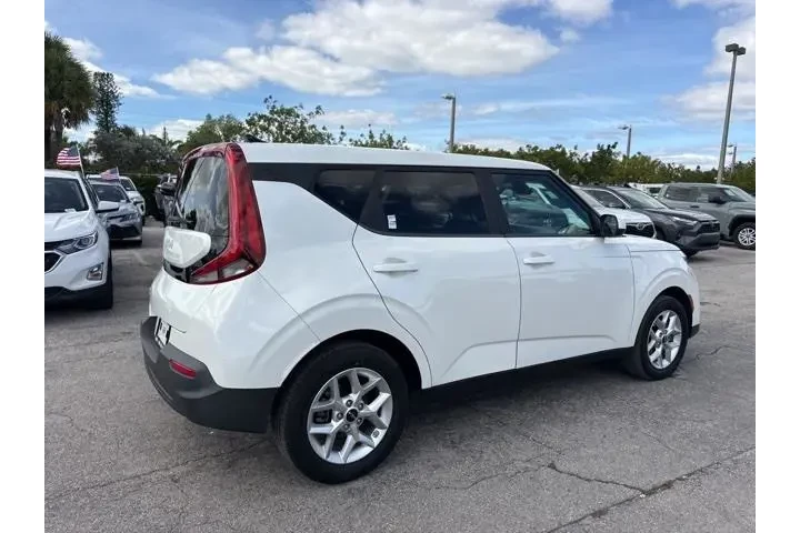 $14988 : Kia Soul 2022 image 3