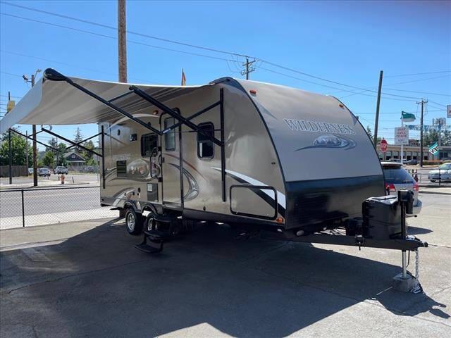 $14500 : 2015 Heartland Wilderness 217 image 1