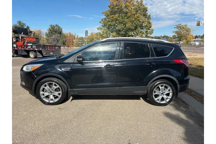 $8987 : Ford Escape 2016 Titanium 4d image 3