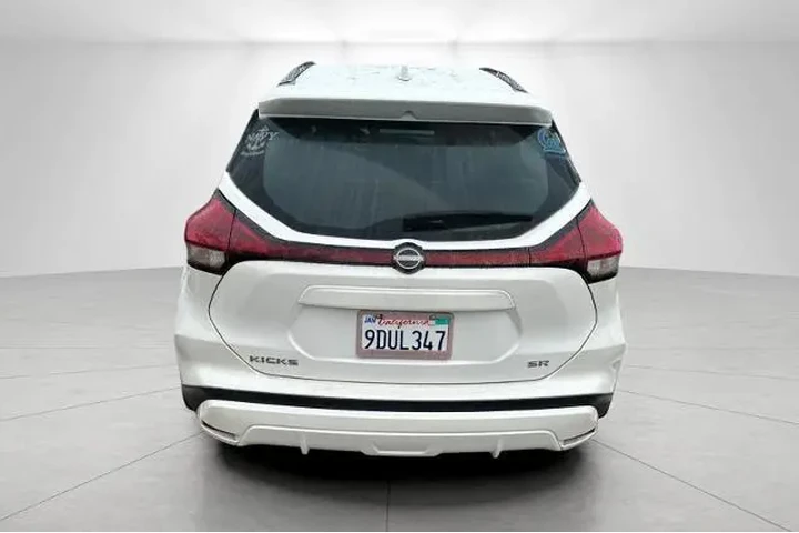 $19995 : Nissan Kicks 2023 SR 4dr Cro image 3