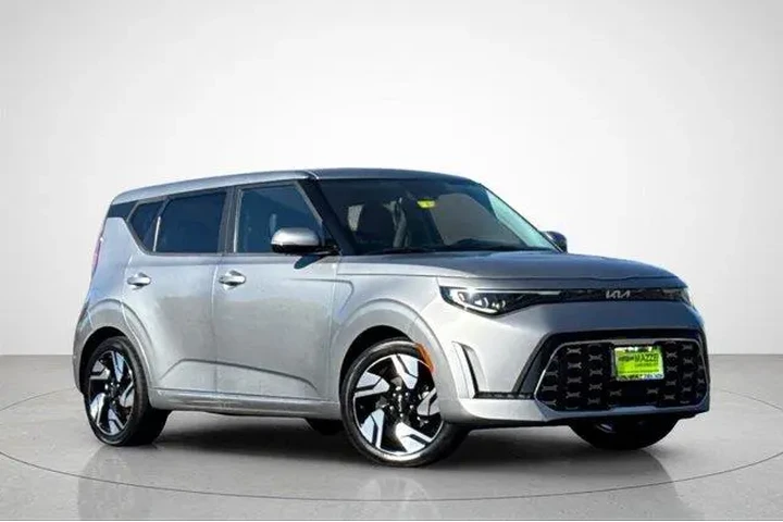 $15513 : Kia Soul 2023 GT-Line 4dr Cr image 2