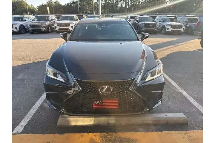 $39620 : Lexus ES 350 2024 4dr Sedan image 10