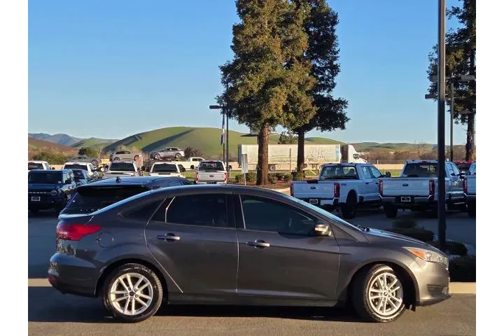 $9999 : Ford Focus 2017 SE 4dr Sedan image 3