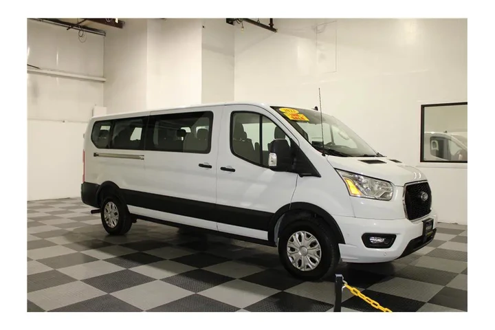 $33558 : Transit Passenger Wagon 2022 image 3