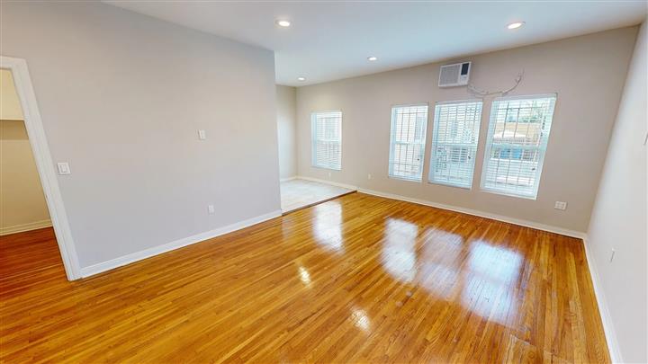 $1700 : 1 BD 1 BA FOR RENT image 1