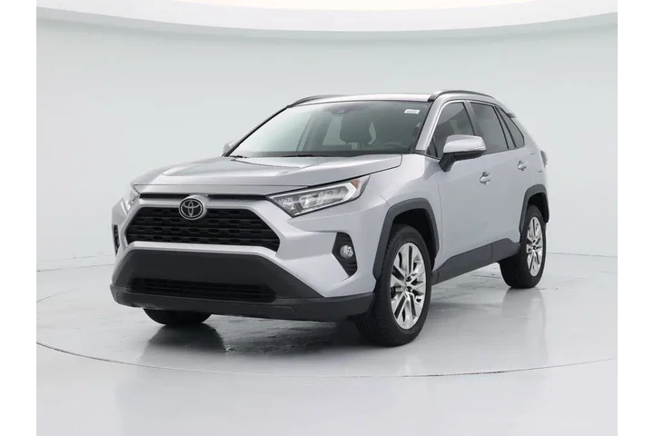 $25998 : Toyota RAV4 2021 XLE Premium image 4