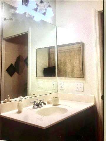 $950 : Room with private bathroom image 4