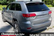 Used 2018 Grand Cherokee Limi thumbnail