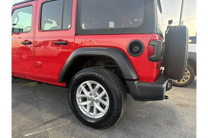 Jeep Wrangler 2023 4x4 Sport image 8