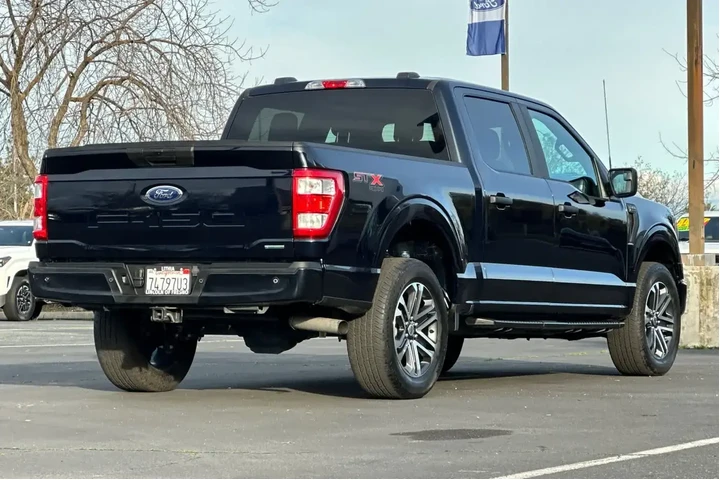 $37759 : Ford F-150 2023 4x4 XL 4dr S image 2