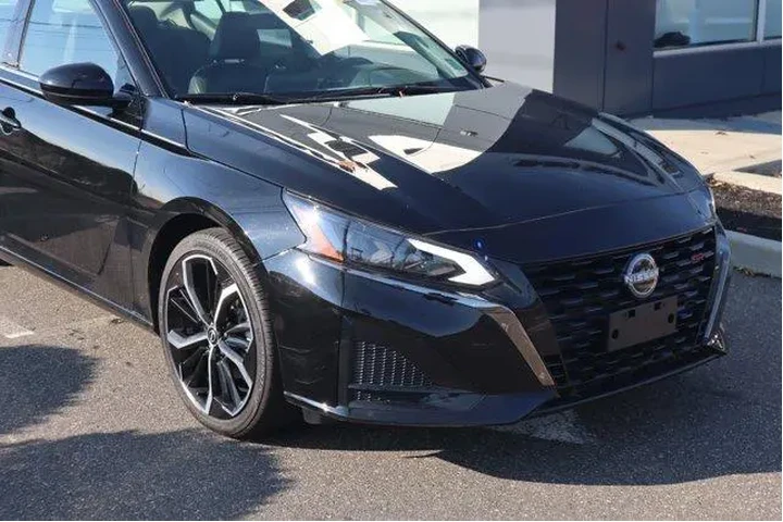 $19265 : Nissan Altima 2025 2.5 SR 4d image 4