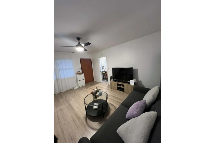 $2150 : Un Departamento en Fourplex image 1