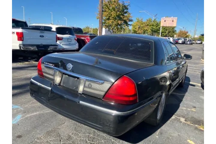 $6900 : 2011 Grand Marquis image 9