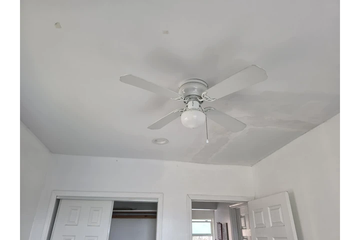 $875 : Se renta cuarto image 1