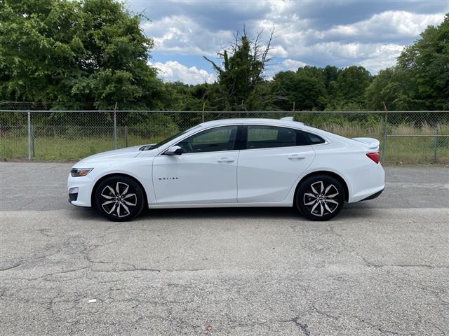 $5500 : 2023 Chevrolet Malibu RS a la image 2