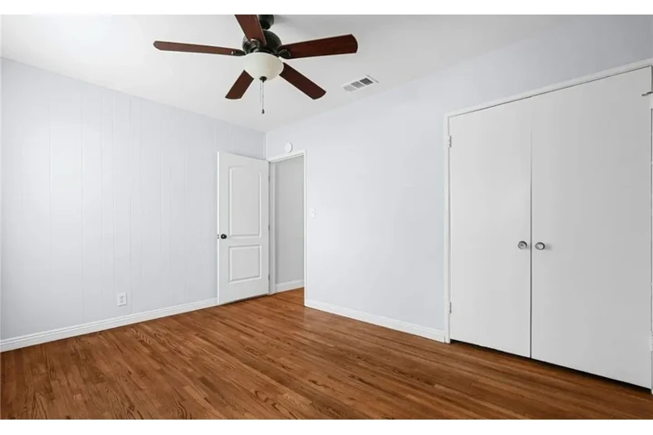 $2375 : 3Bed 2Bath Home in Los Angele image 6