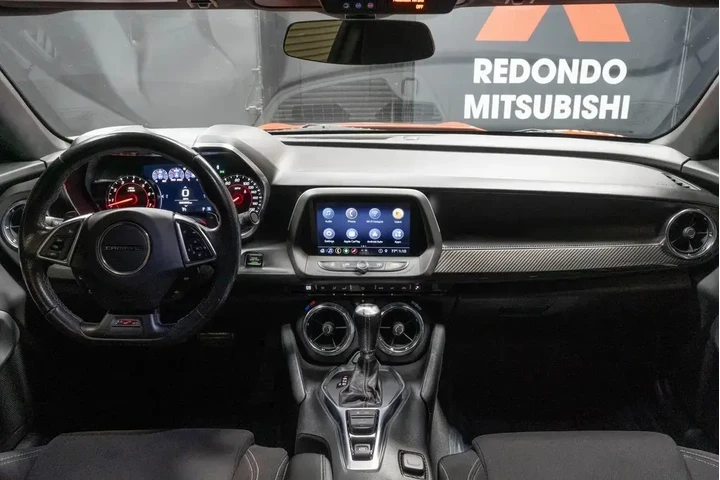 $33599 : Chevrolet Camaro 2019 SS 2dr image 2