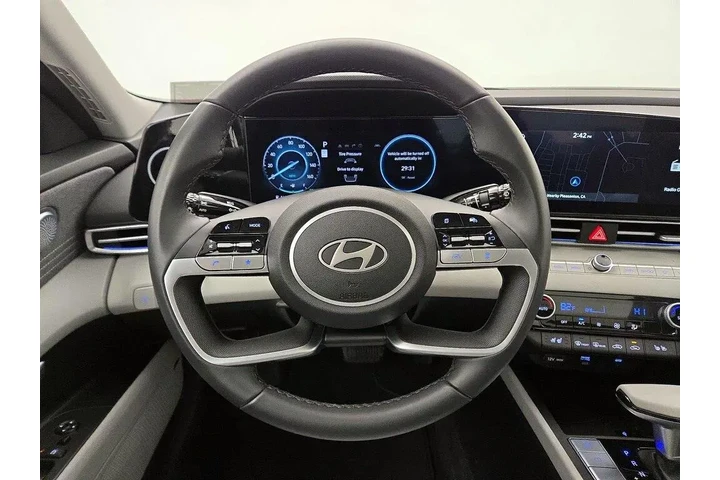 $24998 : Hyundai ELANTRA Hybrid 2025 image 10