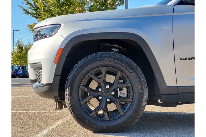 $30532 : Jeep Grand Cherokee L 2024 4 image 9