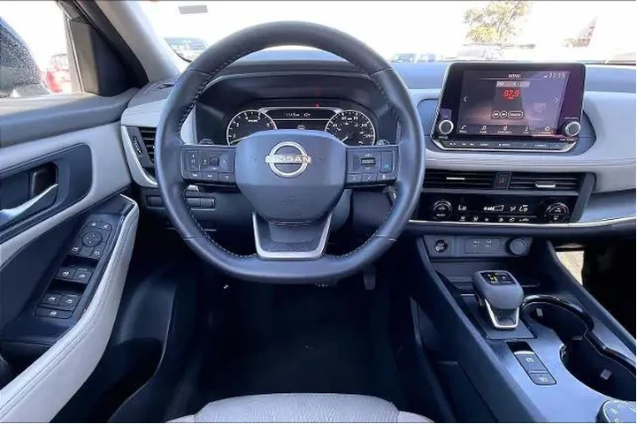 $22954 : Nissan Rogue 2025 AWD SV 4dr image 5