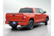 $32031 : Toyota Tundra 2015 4x4 SR5 4 thumbnail
