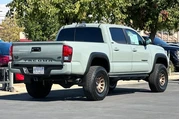 $36995 : Toyota Tacoma 2023 4x4 SR V6 thumbnail