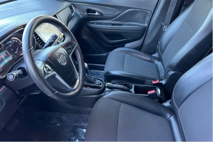 Buick Encore 2018 Preferred image 9