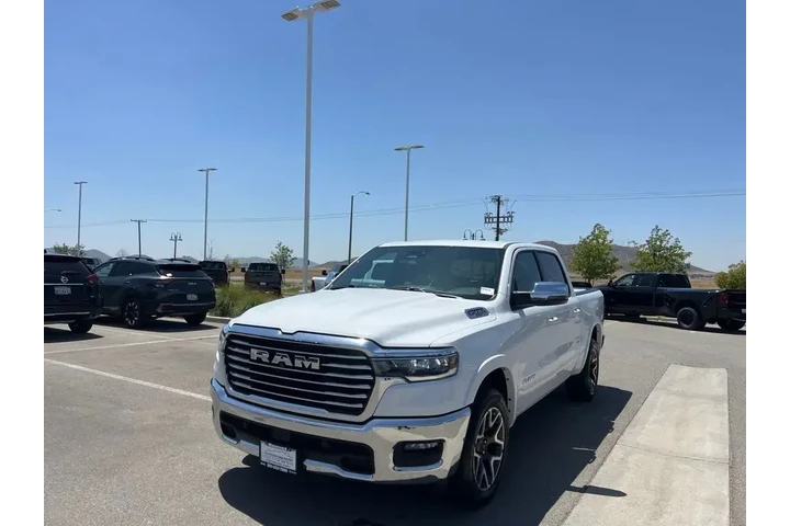 $39954 : Ram 1500 2025 4x4 Laramie 4d image 4