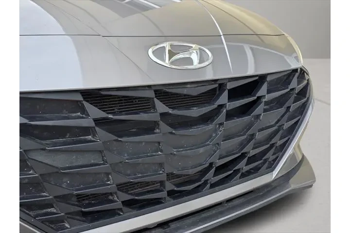 $19166 : Hyundai ELANTRA 2023 SEL 4dr image 9