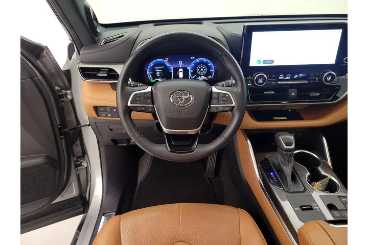 $39998 : Toyota Highlander Hybrid 202 image 10