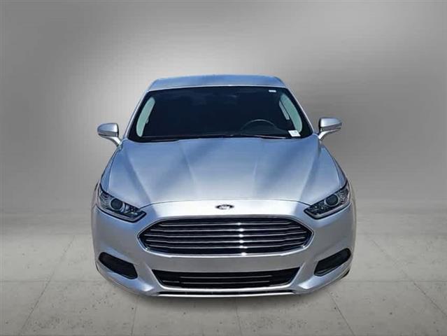 $12990 : Pre-Owned 2016 Ford Fusion SE image 3