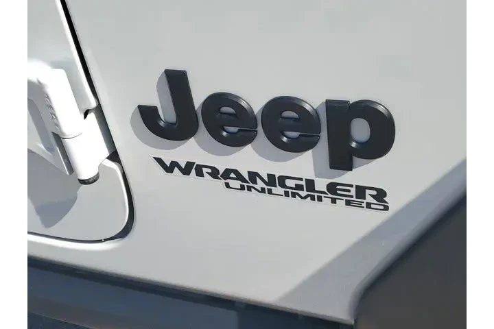 $27990 : Jeep Wrangler Unlimited 2022 image 9