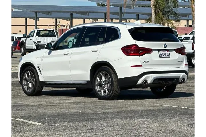 $25990 : BMW X3 2021 AWD xDrive30e 4d image 5